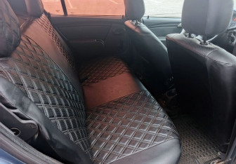 Подержанный автомобиль Renault Sandero 2012 года (15 фото)