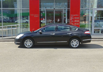Подержанный автомобиль Nissan Teana 2011 года (8 фото)