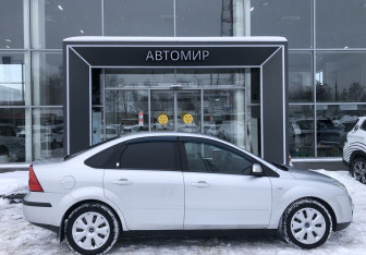 Подержанный автомобиль Ford Focus Sedan 2007 года (4 фото)