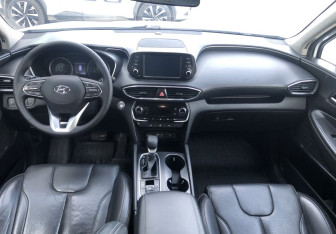 Подержанный автомобиль Hyundai Santa Fe 2018 года (10 фото)