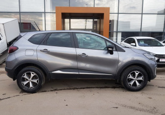 Подержанный автомобиль Renault Kaptur 2021 года (4 фото)