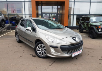 Подержанный автомобиль Peugeot 308 Hatchback 2010 года (3 фото)
