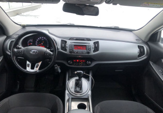 Подержанный автомобиль Kia Sportage 2015 года (10 фото)