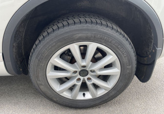 Подержанный автомобиль Volkswagen Touareg 2012 года (15 фото)