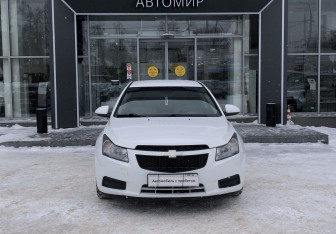 Подержанный автомобиль Chevrolet Cruze Sedan 2011 года (2 фото)