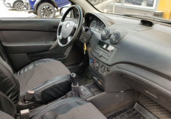 Подержанный автомобиль Chevrolet Aveo Sedan 2009 года (9 фото)