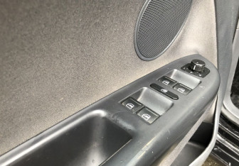 Подержанный автомобиль Volkswagen Golf Plus 2008 года (14 фото)