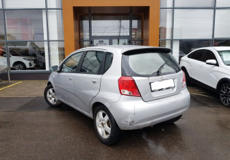 Подержанный автомобиль Chevrolet Aveo Hatchback 2006 года (7 фото)