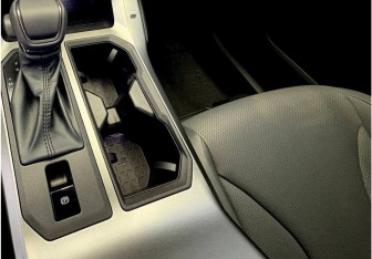 Новый Toyota RAV4 2025 (14 фото)