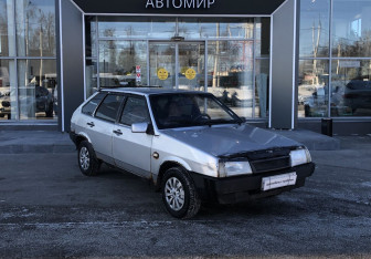 Подержанный автомобиль LADA (ВАЗ) 2109 Hatchback 2003 года (3 фото)