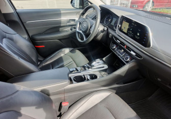 Подержанный автомобиль Hyundai Sonata 2020 года (14 фото)
