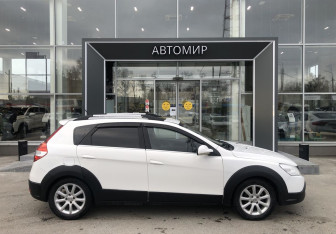 Подержанный автомобиль DongFeng H30 Cross 2015 года (4 фото)
