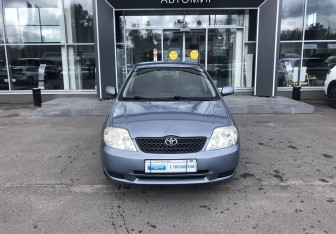 Подержанный автомобиль Toyota Corolla Sedan 2003 года (2 фото)