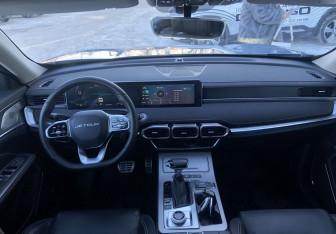 Подержанный автомобиль Jetour X70 Plus 2023 года (10 фото)