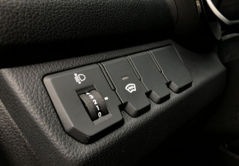 Подержанный автомобиль Kia Rio Sedan 2012 года (14 фото)