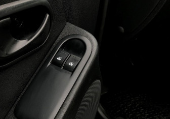 Подержанный автомобиль Renault Duster 2013 года (13 фото)