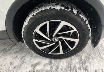 Подержанный автомобиль Volkswagen Tiguan 2018 года (15 фото)