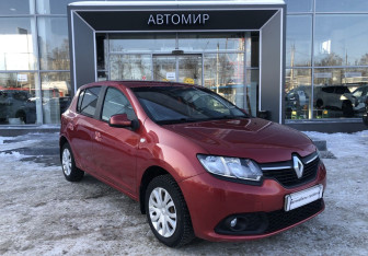 Подержанный автомобиль Renault Sandero 2014 года (3 фото)