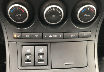 Подержанный автомобиль Mazda 3 Sedan 2012 года (15 фото)