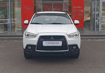 Подержанный автомобиль Mitsubishi ASX 2011 года (2 фото)