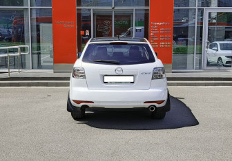 Подержанный автомобиль Mazda CX-7 2011 года (6 фото)