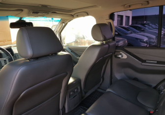 Подержанный автомобиль Nissan Pathfinder 2013 года (10 фото)