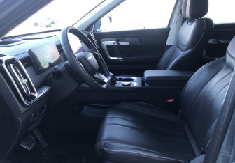 Подержанный автомобиль Jaecoo J7 2024 года (9 фото)