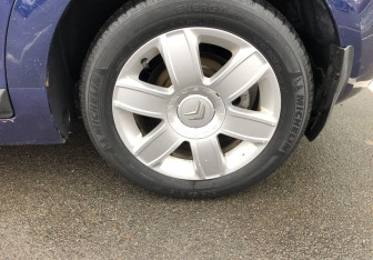 Подержанный автомобиль Citroen C4 Hatchback 2007 года (15 фото)