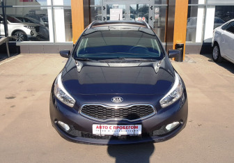 Подержанный автомобиль Kia Ceed Wagon 2013 года (2 фото)