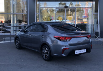 Подержанный автомобиль Kia Rio Sedan 2020 года (7 фото)