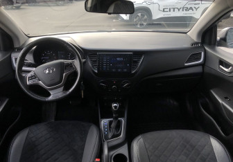 Подержанный автомобиль Hyundai Solaris Sedan 2017 года (10 фото)