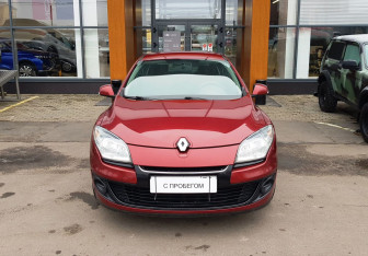 Подержанный автомобиль Renault Megane Hatchback 2014 года (2 фото)