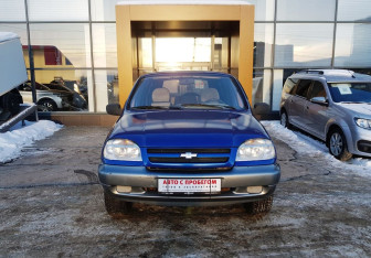 Подержанный автомобиль Chevrolet Niva 2006 года (2 фото)