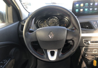 Подержанный автомобиль Renault Megane Hatchback 2012 года (12 фото)