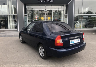 Подержанный автомобиль Hyundai Accent Sedan 2007 года (7 фото)