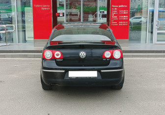 Подержанный автомобиль Volkswagen Passat Sedan 2006 года (6 фото)