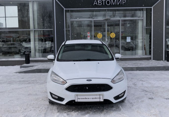 Подержанный автомобиль Ford Focus Hatchback 2017 года (2 фото)