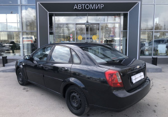 Подержанный автомобиль Chevrolet Lacetti Sedan 2012 года (7 фото)