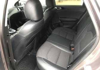 Подержанный автомобиль Kia Ceed Hatchback 2018 года (11 фото)