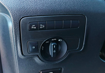 Подержанный автомобиль Mercedes-Benz Vito 2017 года (18 фото)