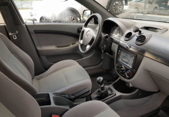 Подержанный автомобиль Chevrolet Lacetti Hatchback 2010 года (9 фото)