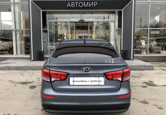 Подержанный автомобиль Kia Rio Sedan 2016 года (6 фото)