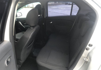 Подержанный автомобиль Renault Logan Sedan 2016 года (11 фото)