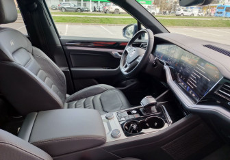 Подержанный автомобиль Volkswagen Touareg 2020 года (13 фото)
