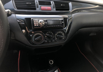 Подержанный автомобиль Mitsubishi Lancer Sedan 2007 года (14 фото)