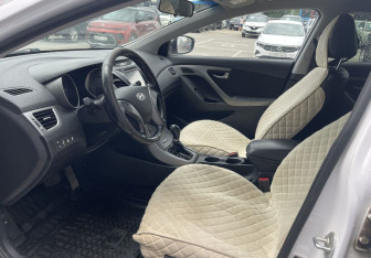 Подержанный автомобиль Hyundai Elantra Sedan 2014 года (9 фото)