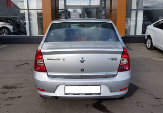 Подержанный автомобиль Renault Logan Sedan 2013 года (6 фото)