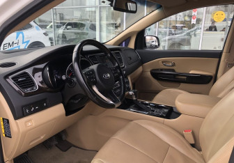 Подержанный автомобиль Kia Carnival 2019 года (9 фото)