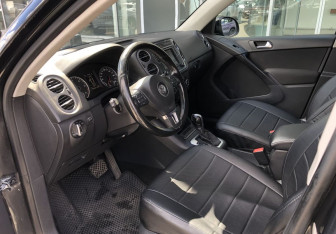 Подержанный автомобиль Volkswagen Tiguan 2011 года (9 фото)