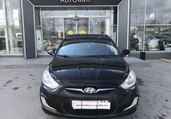 Подержанный автомобиль Hyundai Solaris Sedan 2013 года (2 фото)